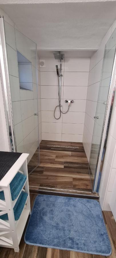 Byjoe Apartment Morschen Bagian luar foto