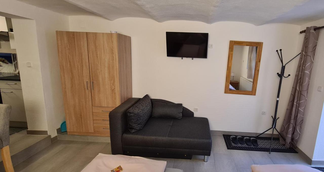 Byjoe Apartment Morschen Bagian luar foto